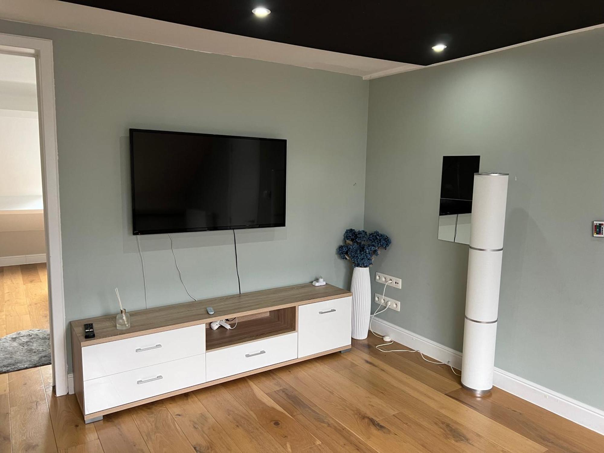 Peaceful Home Close To Airport With Parking Steenokkerzeel Bagian luar foto